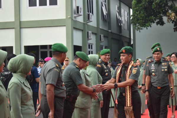 Danrem 043/Gatam Sambut Kunker Pangdam II/Swj